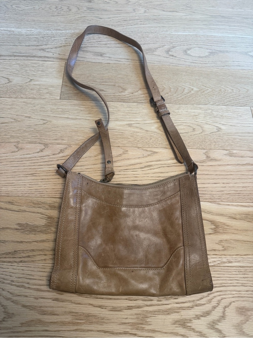 Frye Melissa Zip Crossbody Bag in Distressed Cognac